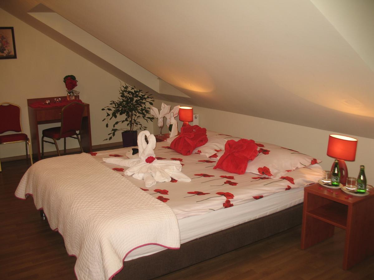 Hotel Zacisze Ulan Habitación foto
